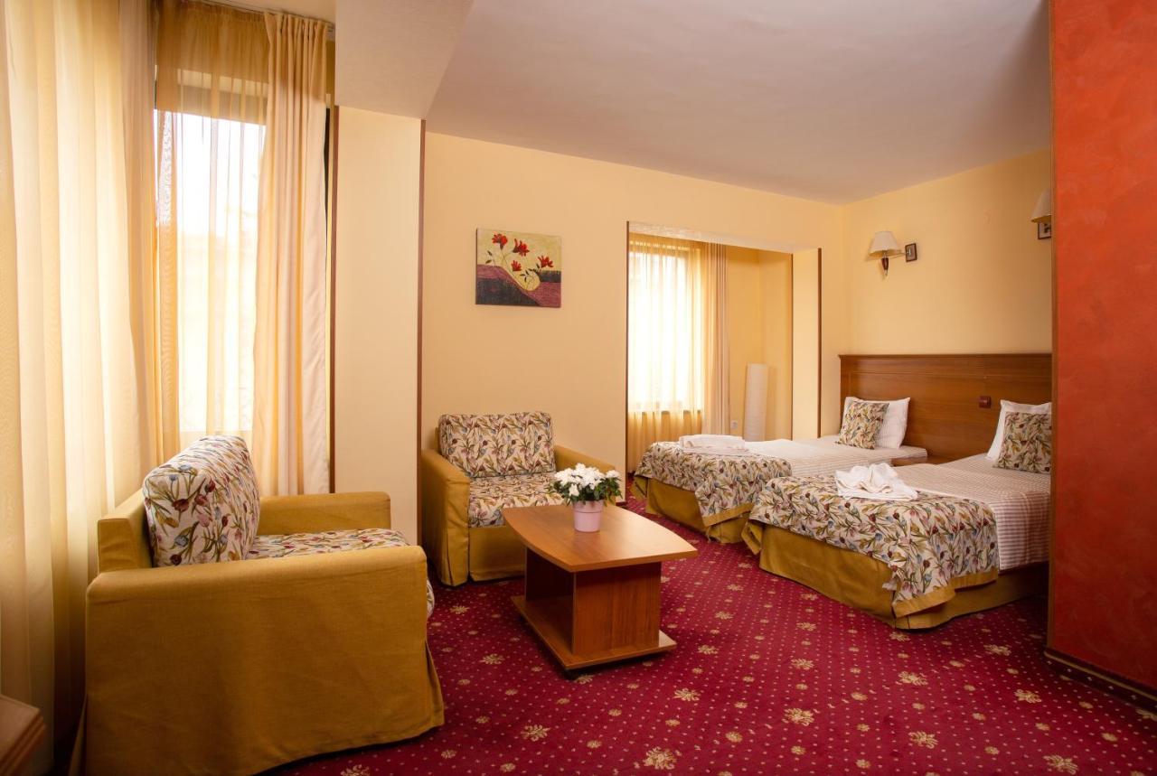Contessa Hotel ชูเมน ภายนอก รูปภาพ