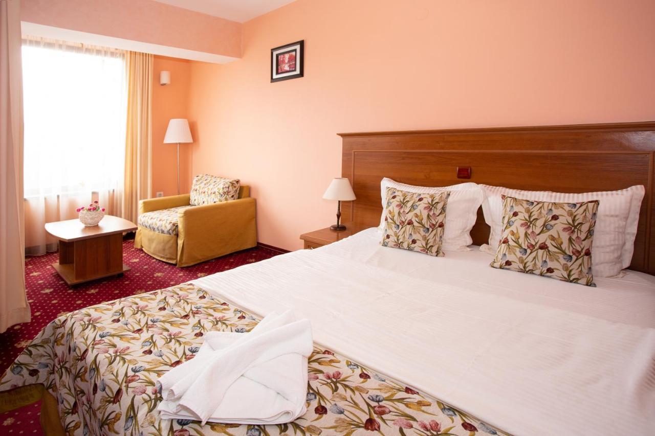 Contessa Hotel ชูเมน ภายนอก รูปภาพ