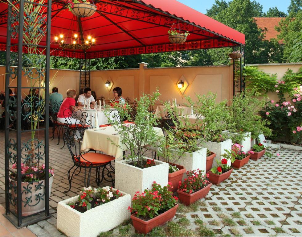 Contessa Hotel ชูเมน ภายนอก รูปภาพ